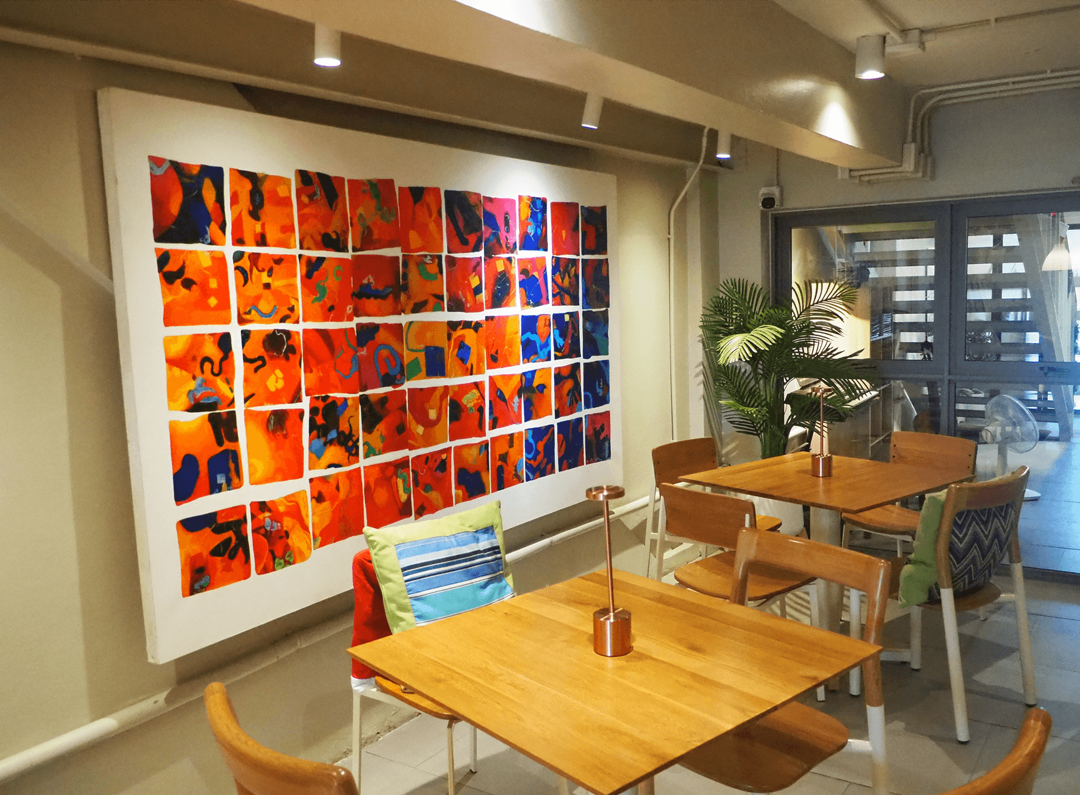 พื้นที่ทำงานพาร์ทเนอร์ Pror-Fhun Cafe ที่สุขุมวิท กรุงเทพฯ